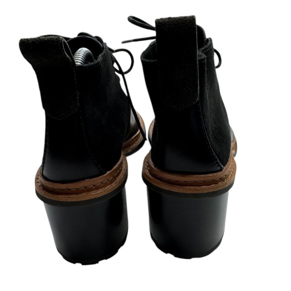 Clarks Trace Glow Black Leather Heeled Booties - Picture 3 of 10